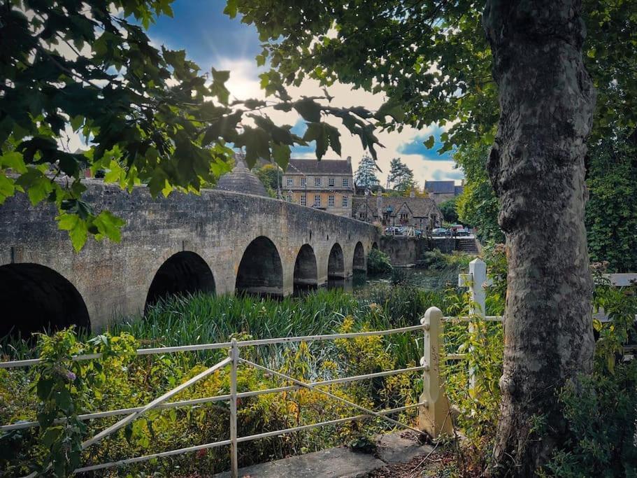 Period Apartment, Great Views, In Heart Of Town. Bradford-On-Avon Kültér fotó
