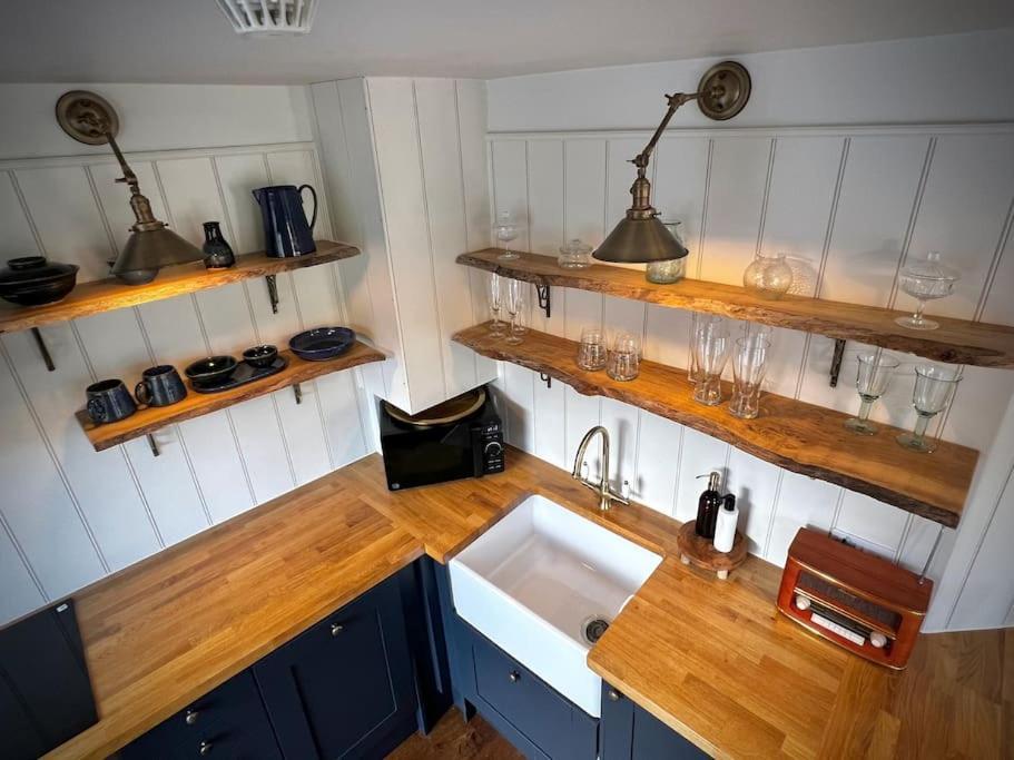 Period Apartment, Great Views, In Heart Of Town. Bradford-On-Avon Kültér fotó